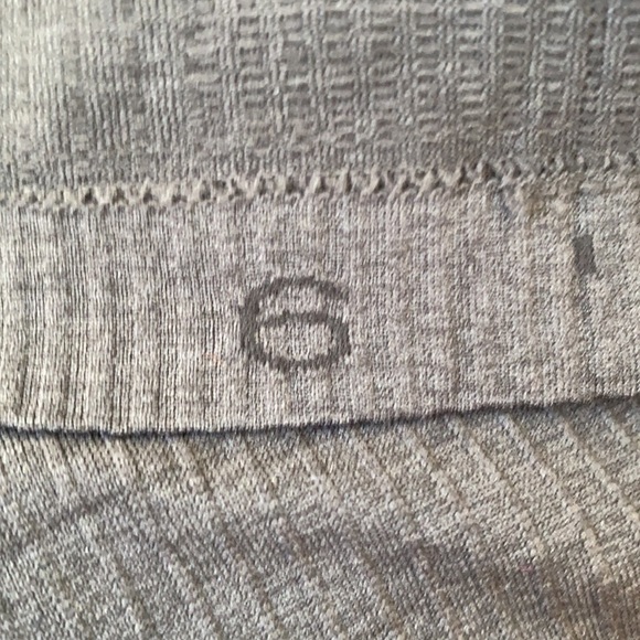 ❤️ Lululemon Black Ebb to Street Crop Tank Black Size 6 - Picture 5 of 10